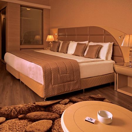 埃泽高级休闲酒店 布尤切克梅奇 外观 照片 A room at the hotel