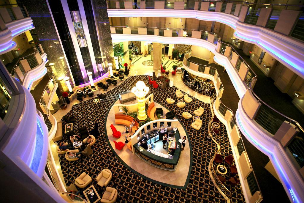 埃泽高级休闲酒店 布尤切克梅奇 外观 照片 The lobby of the hotel
