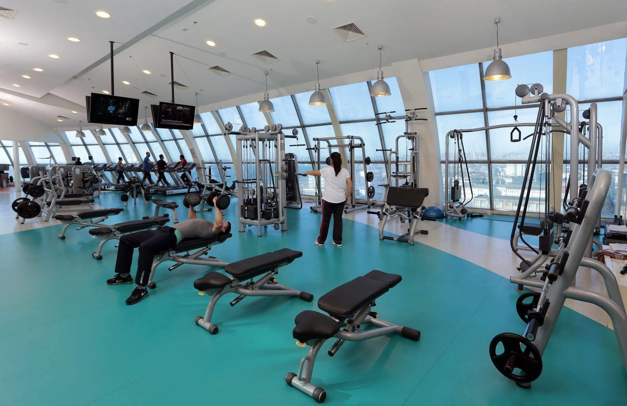埃泽高级休闲酒店 布尤切克梅奇 外观 照片 The gym at the University of Westminster