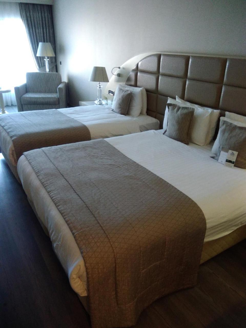 埃泽高级休闲酒店 布尤切克梅奇 外观 照片 A bed runner
